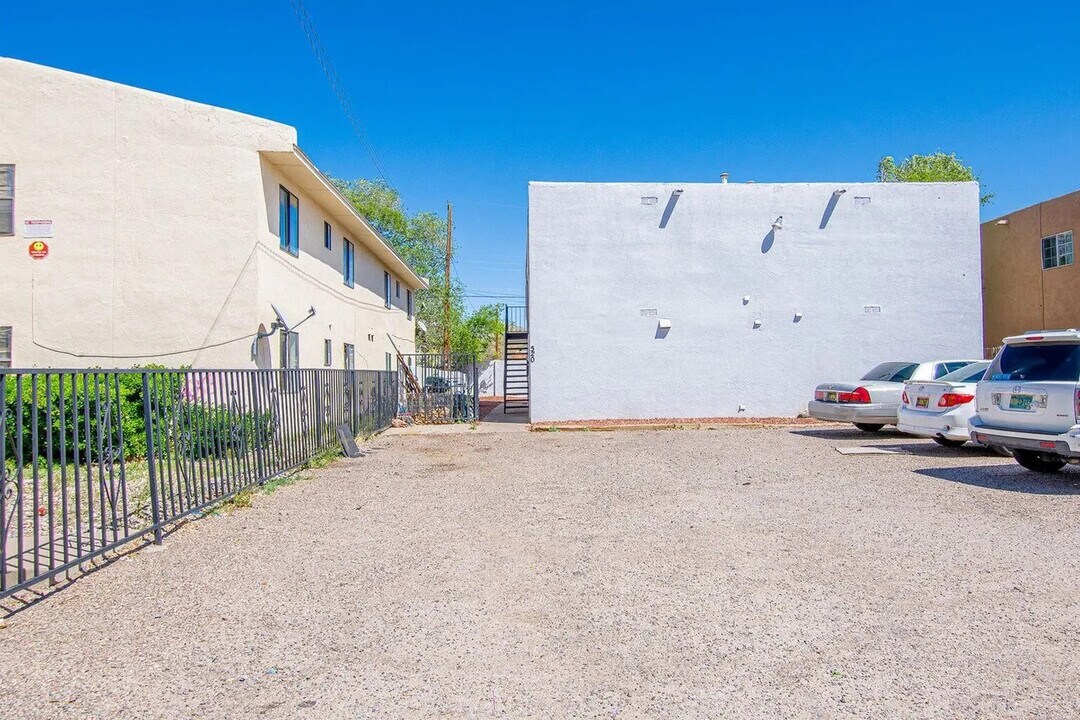 520 Tennessee St NE in Albuquerque, NM - Foto de edificio