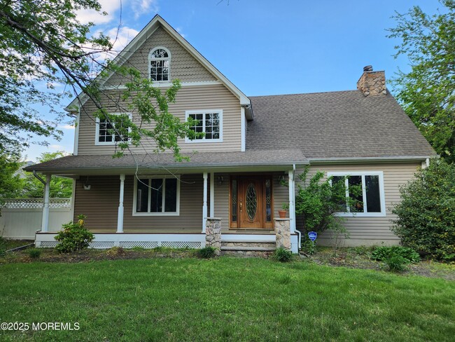 property at 527 E Veterans Hwy
