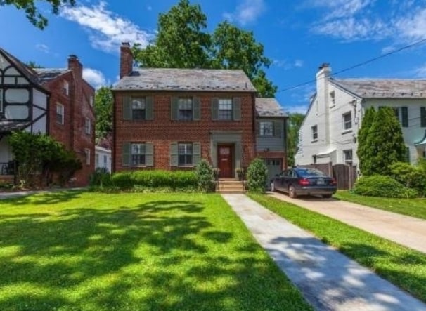 property at 2825 Northampton St NW