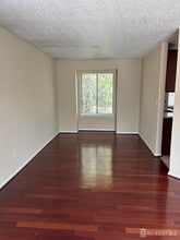 92 Gate House Ln in Edison, NJ - Building Photo - Building Photo