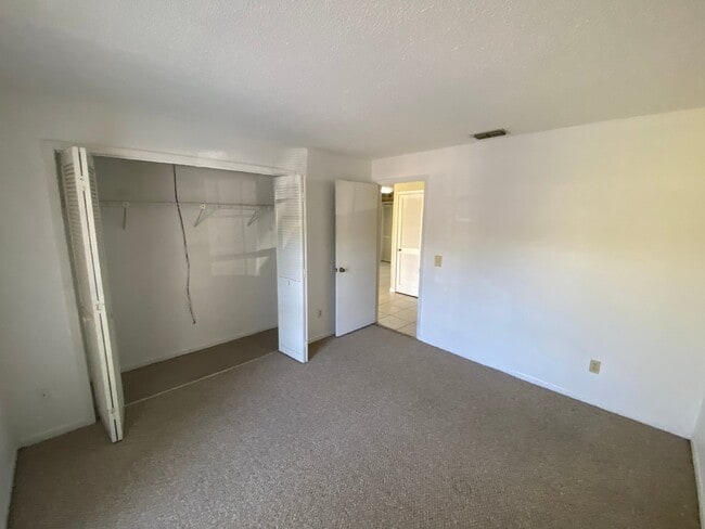 728 Sunbright Dr in Seffner, FL - Building Photo - Building Photo