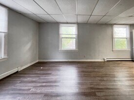 805 W University Ave in Muncie, IN - Building Photo