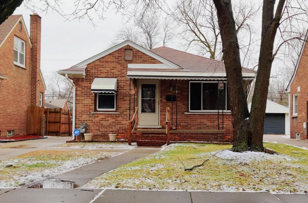 326 Amherst St Photo