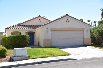 7804 Wavering Pine Dr in Las Vegas, NV - Building Photo - Building Photo