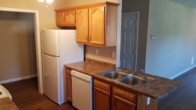 523 Stoney Mountain Rd in Hendersonville, NC - Building Photo - Building Photo