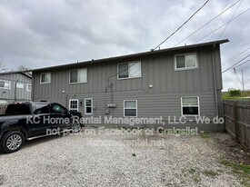 300 Hill St in Belton, MO - Building Photo