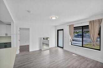 11730 NW 3rd Ave in Miami, FL - Building Photo - Building Photo