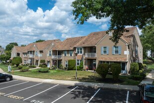 Renaissance Club Condominium Association in Mount Laurel, NJ - Building Photo