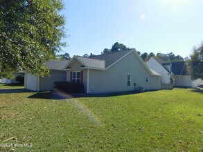 205 Sellhorn Blvd in New Bern, NC - Building Photo - Building Photo
