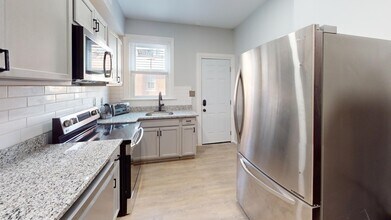 2704 Ashland Ave in Baltimore, MD - Foto de edificio - Building Photo