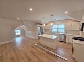 28 Brooks St in Boston, MA - Building Photo