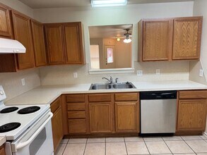 606 N Bangor Ave in Lubbock, TX - Foto de edificio - Building Photo