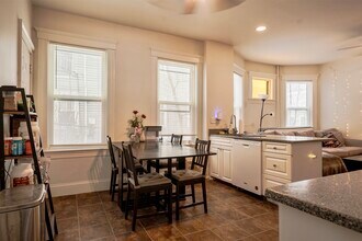 108 Hillside St in Boston, MA - Foto de edificio - Building Photo