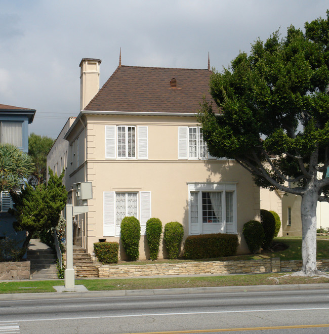 9553 W Olympic Blvd in Beverly Hills, CA - Building Photo - Building Photo