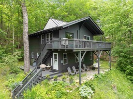 25 Hilltop Dr in Newbury, NH - Building Photo