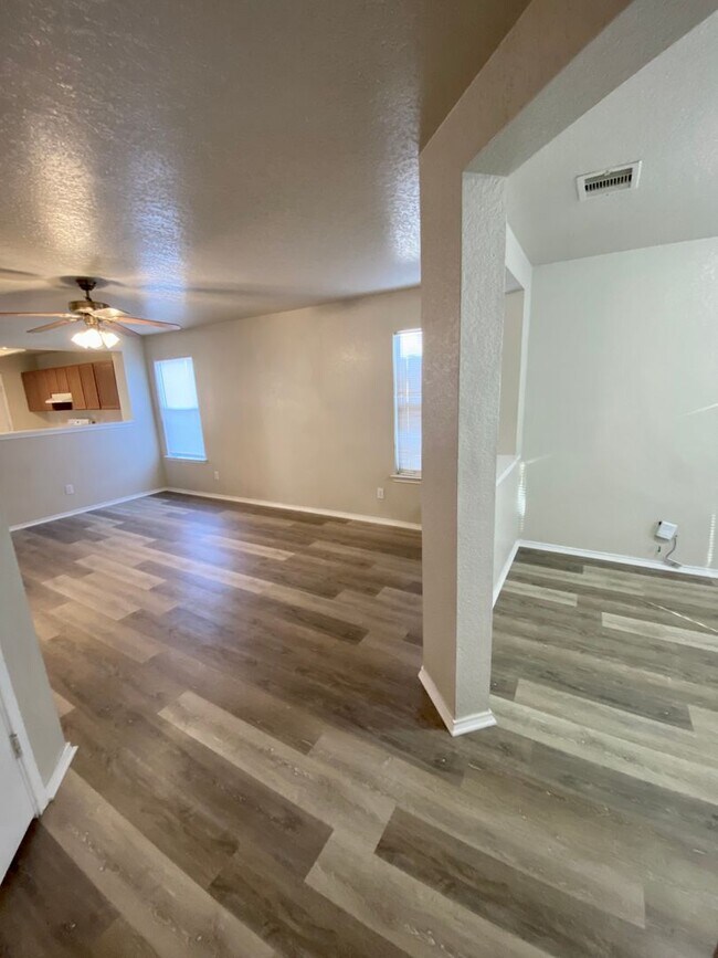 415 Allendale Oak in San Antonio, TX - Building Photo - Building Photo