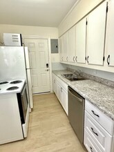 18288 Deering St in Livonia, MI - Building Photo - Building Photo