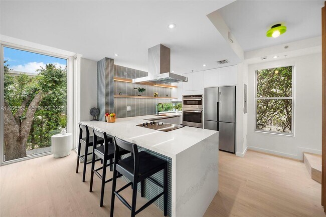 600 76th St in Miami Beach, FL - Building Photo - Building Photo