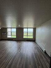 220 E Greenfield Ln in Bismarck, ND - Building Photo - Building Photo