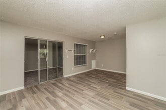 14206 Village Terrace Dr in Tampa, FL - Building Photo - Building Photo