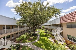 10037 62nd Ter in St. Petersburg, FL - Building Photo