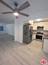 525 Broadway St in Los Angeles, CA - Building Photo - Building Photo
