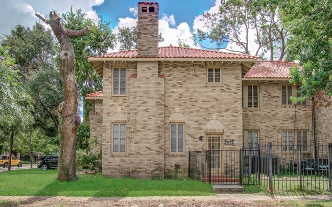 property at 1428 Wentworth St