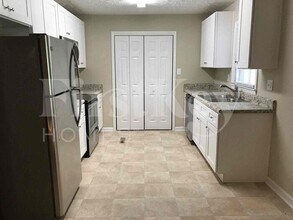 5705 Hiram Lithia Springs Rd SW in Powder Springs, GA - Building Photo - Building Photo