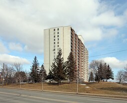 45 Sunrise Ave in Toronto, ON - Building Photo