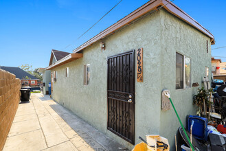 2029 New Jersey St in Los Angeles, CA - Building Photo - Building Photo