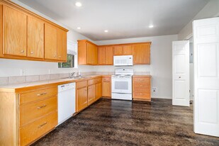 Country Hills in Kerrville, TX - Building Photo