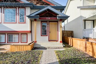 119 Cimarron Grove Crescent in Okotoks, AB - Building Photo - Building Photo