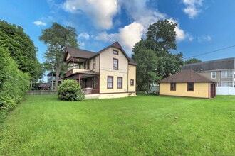 32 Seaside Ave in Milford, CT - Building Photo - Building Photo