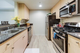 San Marcos in Richmond, CA - Foto de edificio - Building Photo