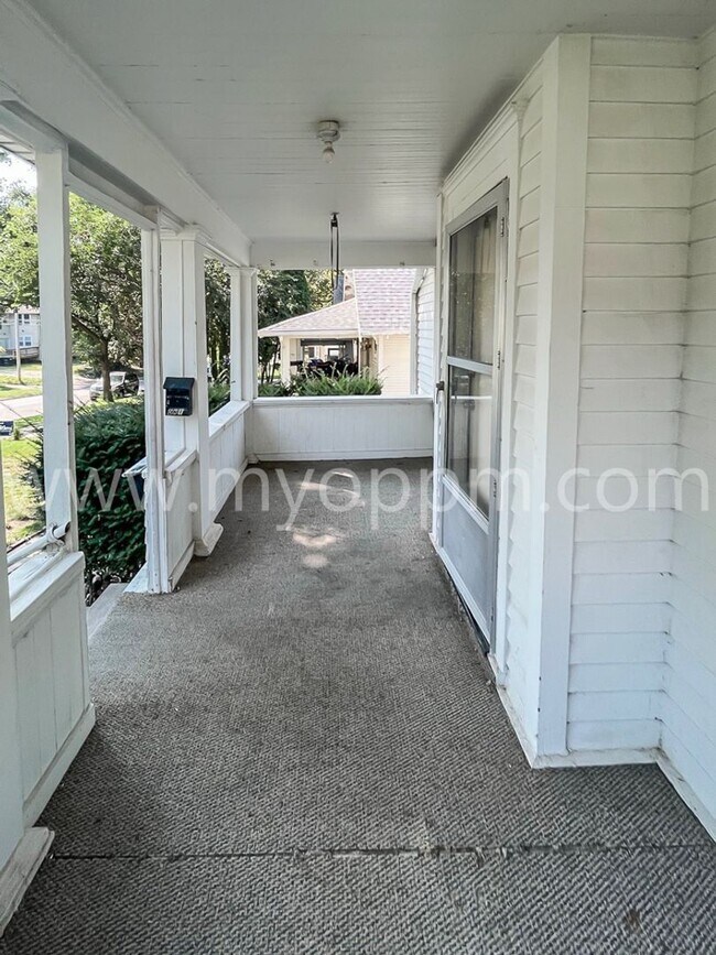 1020 N 32nd St-Unit -1020/01 in Omaha, NE - Building Photo - Building Photo