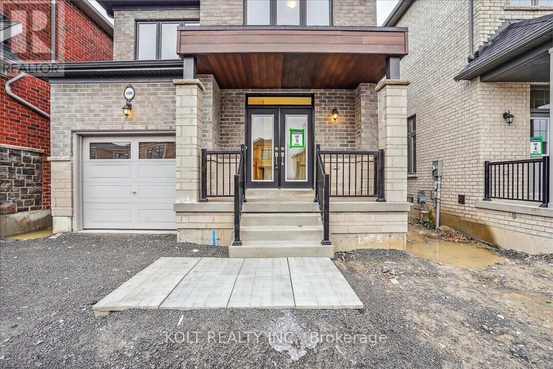 1198 Rexton Dr in Oshawa, ON - Building Photo