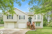 10 Plantation Dr NE
