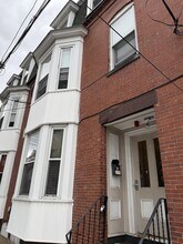 7 School St, Unit 2 in Somerville, MA - Building Photo - Building Photo