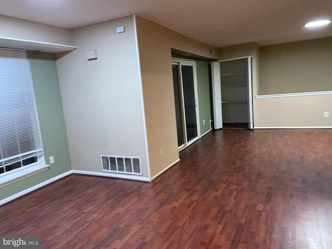 275 Green St in Beverly, NJ - Building Photo - Building Photo