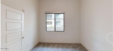 15501 N Dial Blvd, Unit A1 in Scottsdale, AZ - Foto de edificio - Building Photo