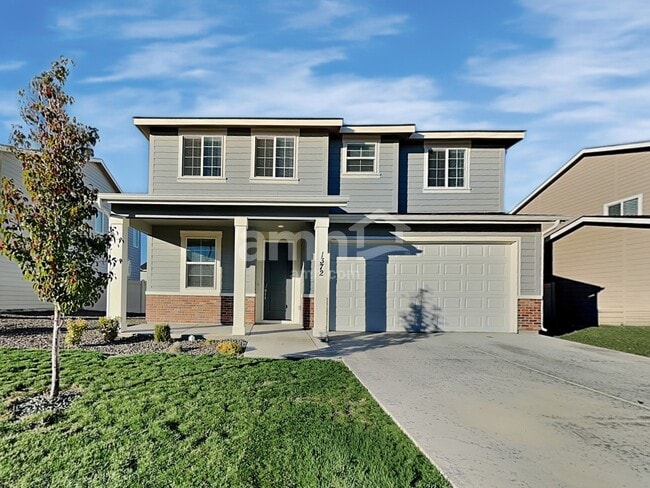 property at 1372 E Ludlow Dr