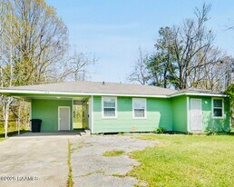715 Central Rd in Baton Rouge, LA - Building Photo