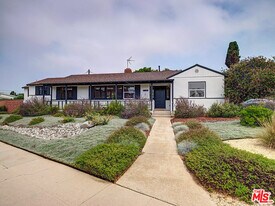 7101 W 85th St in Los Angeles, CA - Building Photo