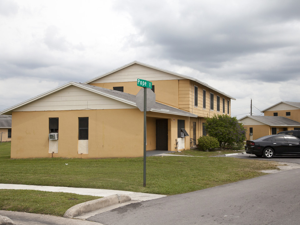 Fremd Village in Pahokee, FL - Building Photo