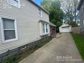 1209 E 167th St in Cleveland, OH - Building Photo - Building Photo