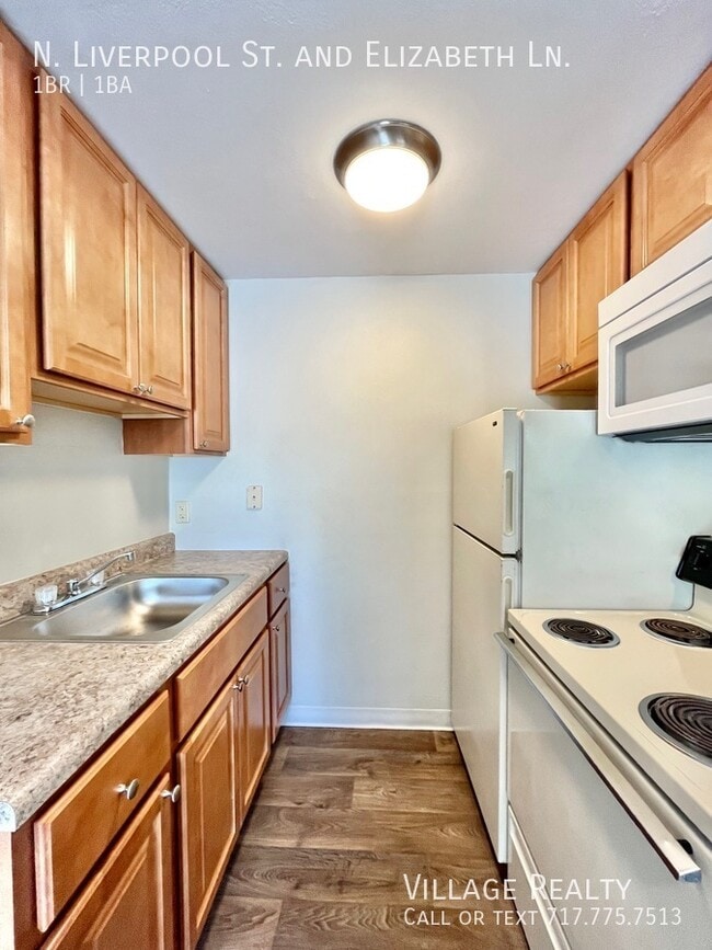 35 N Liverpool St in Manchester, PA - Building Photo - Building Photo