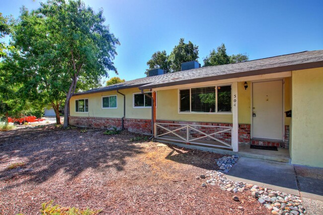 504 Villanova Dr in Davis, CA - Building Photo - Building Photo