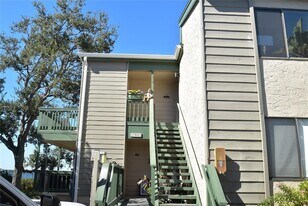 1511 Pelican Point Dr, Unit 278 B in Sarasota, FL - Building Photo