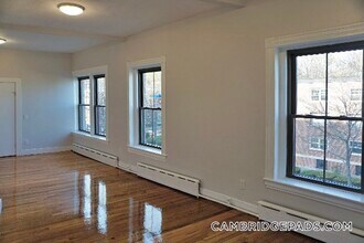116 Willow St in Cambridge, MA - Building Photo - Building Photo