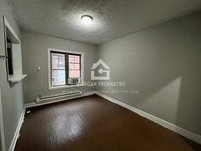 300 S 12th St, Unit 2 in New Castle, IN - Building Photo - Building Photo
